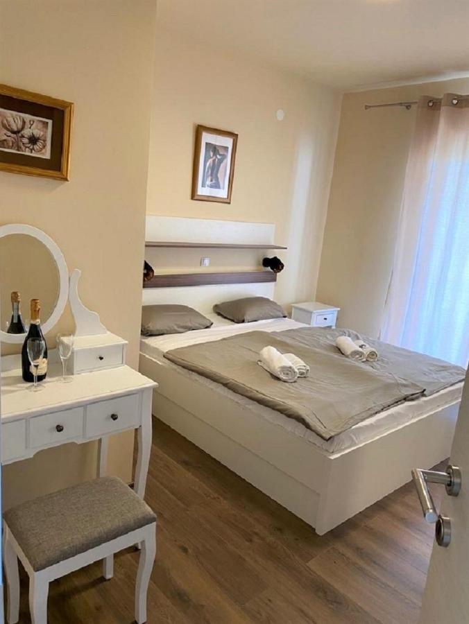 Guesthouse Mira راب المظهر الخارجي الصورة