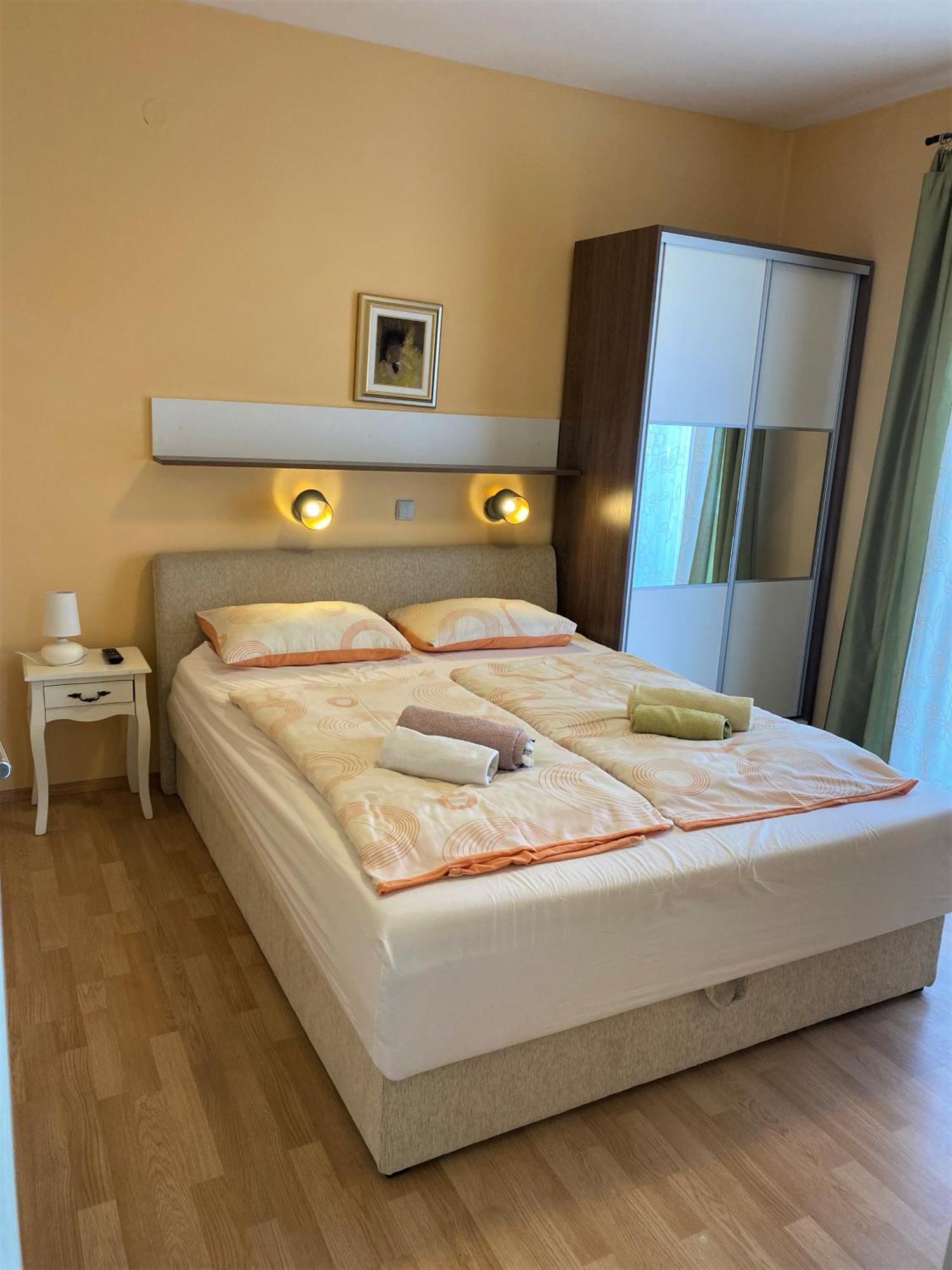 Guesthouse Mira راب الغرفة الصورة