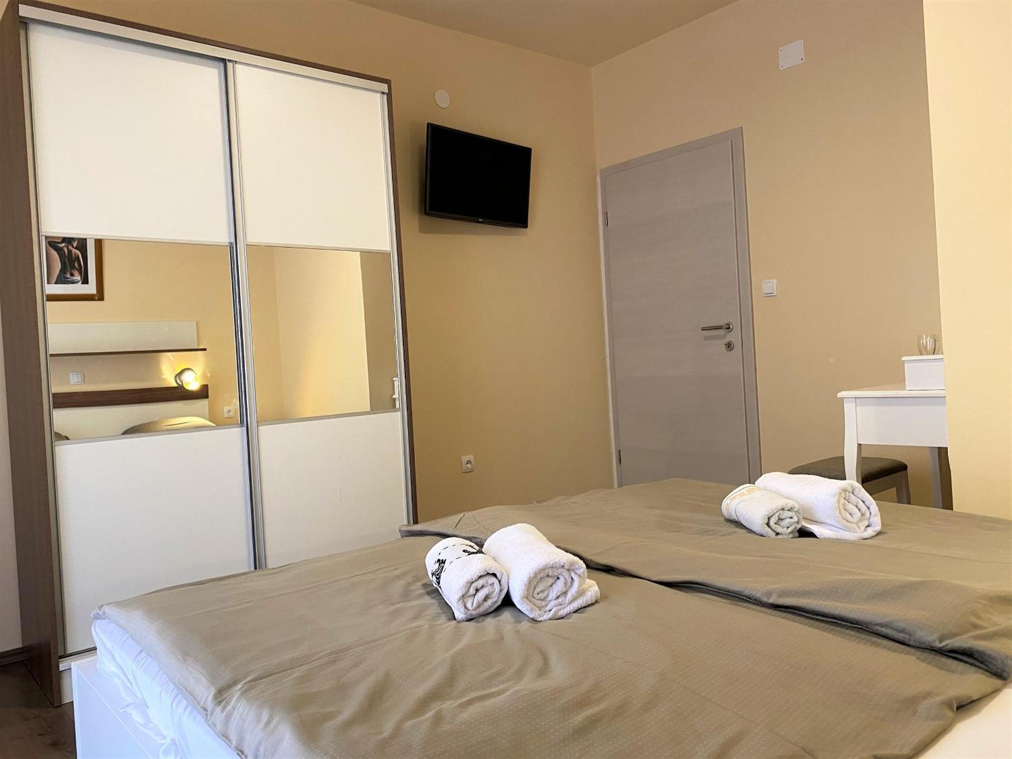Guesthouse Mira راب الغرفة الصورة