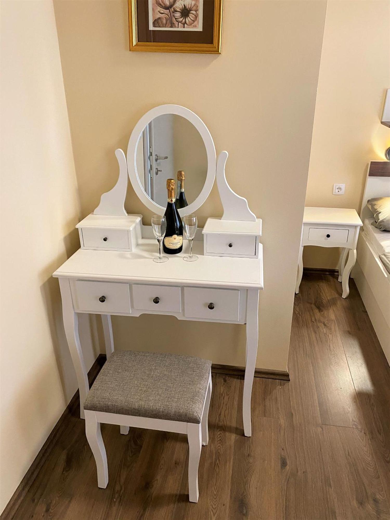 Guesthouse Mira راب الغرفة الصورة