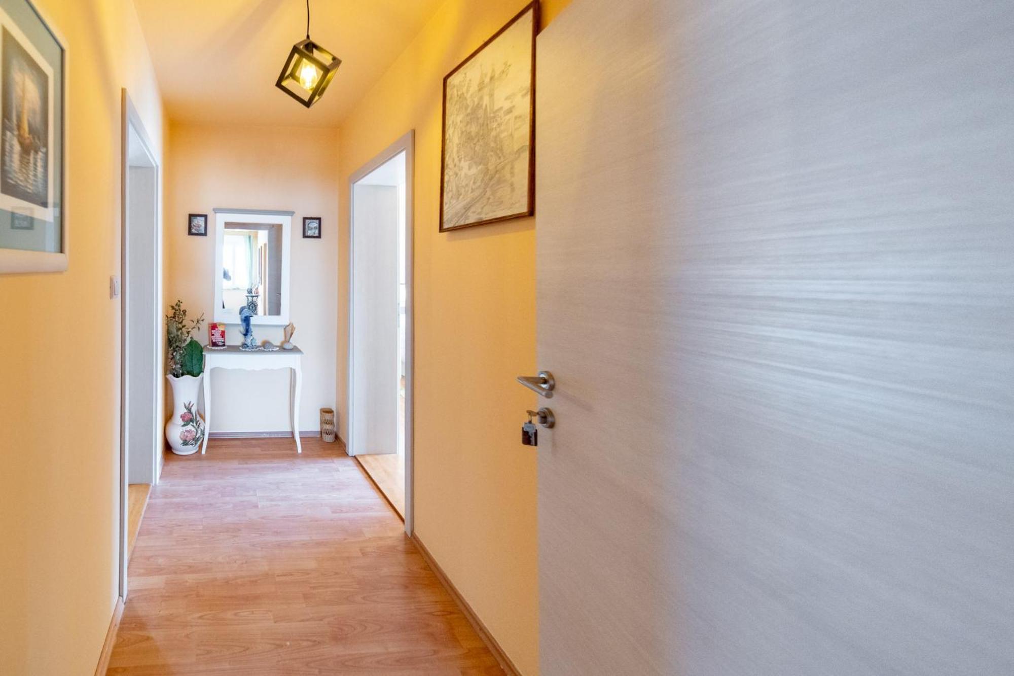 Guesthouse Mira راب الغرفة الصورة