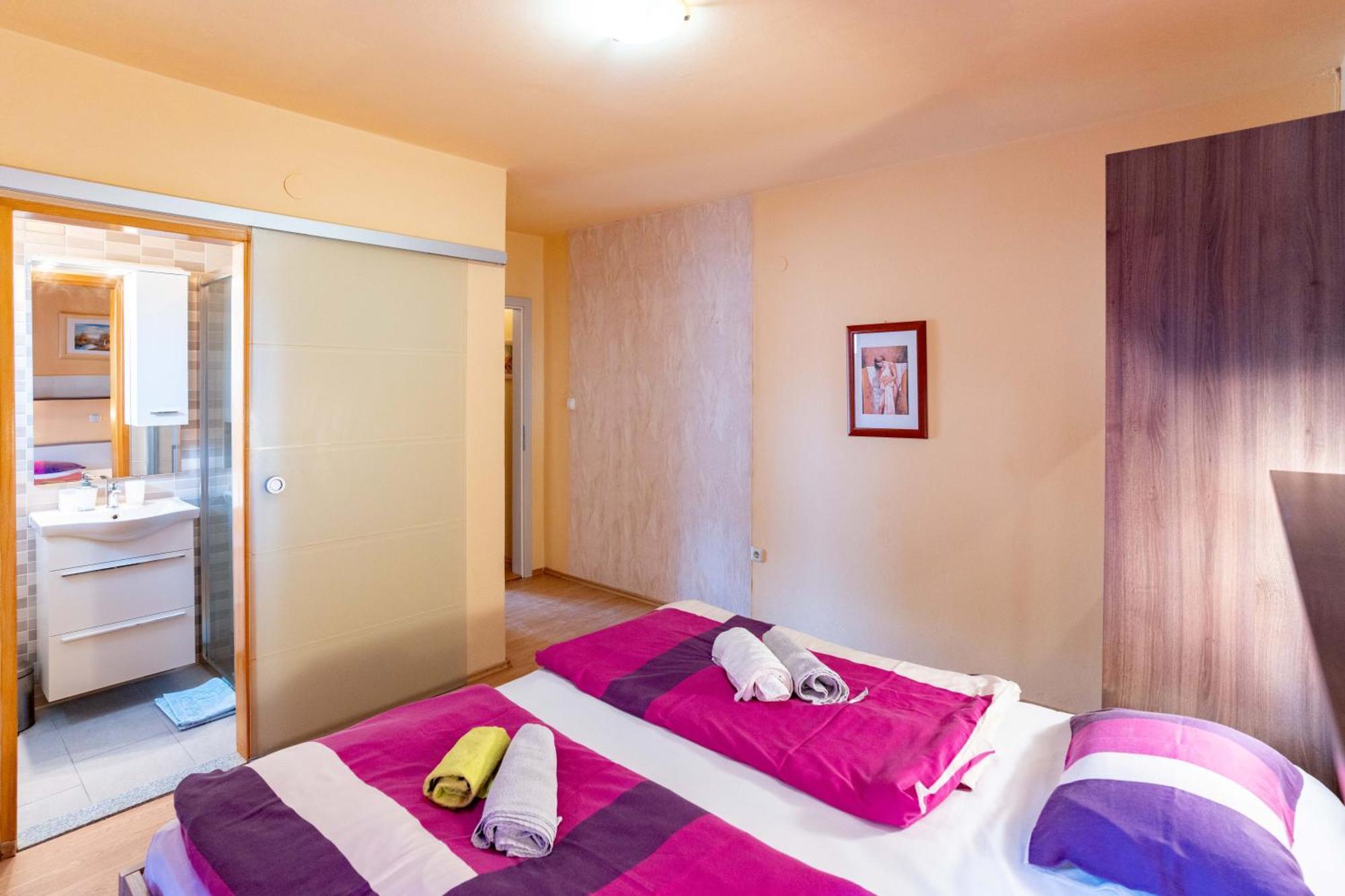 Guesthouse Mira راب الغرفة الصورة