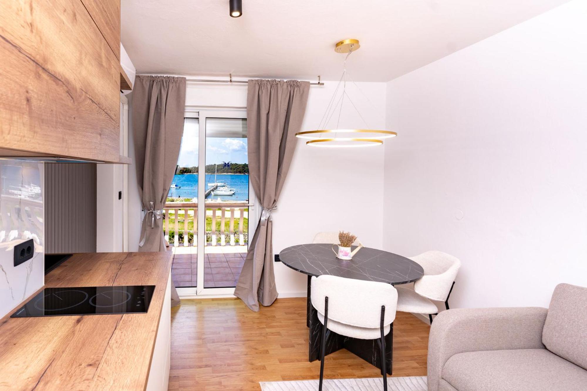 Guesthouse Mira راب المظهر الخارجي الصورة