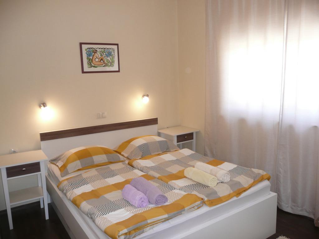 Guesthouse Mira راب المظهر الخارجي الصورة