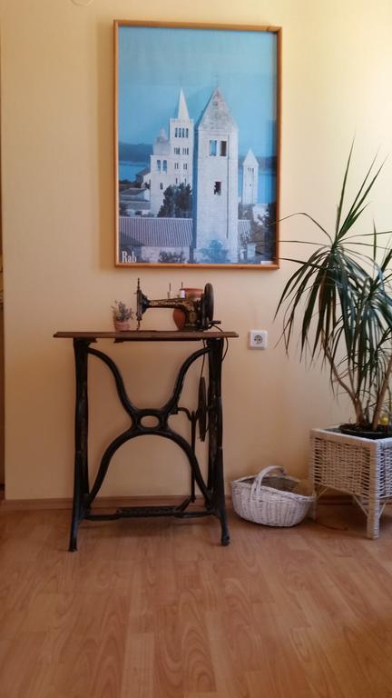 Guesthouse Mira راب المظهر الخارجي الصورة