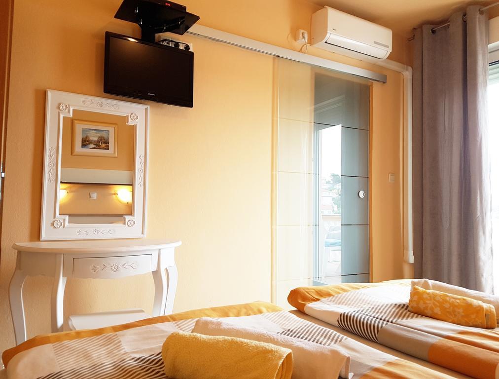 Guesthouse Mira راب المظهر الخارجي الصورة