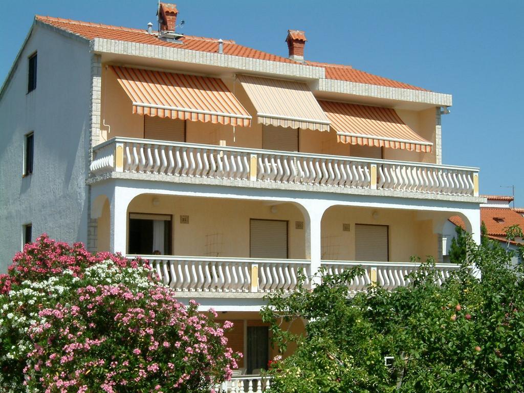 Guesthouse Mira راب المظهر الخارجي الصورة